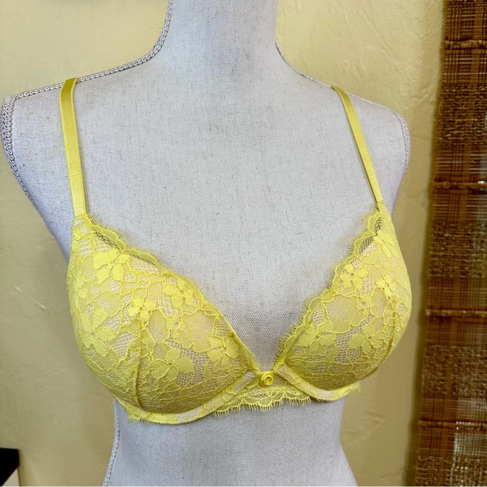 Victoria’s Secret Very Sexy Lace Push Up 34B
